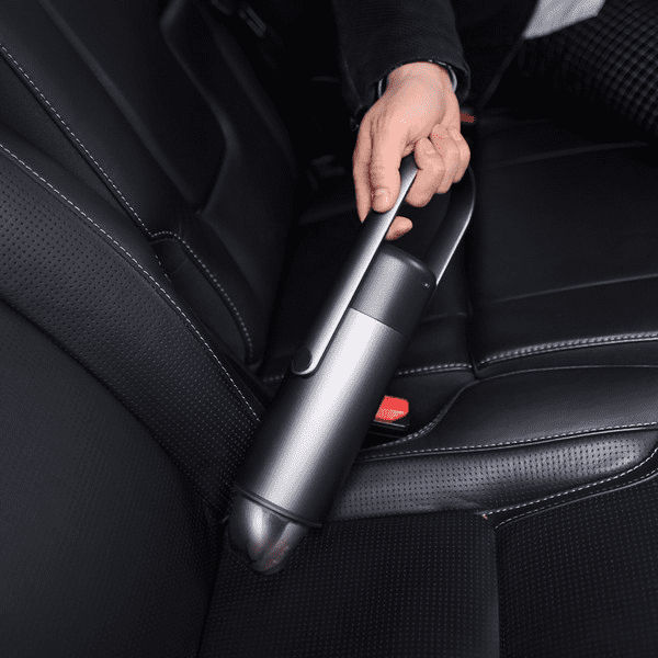 Пример использования автомобильного пылесоса Xiaomi Autobot Handheld Vacuum Cleaner ABV001